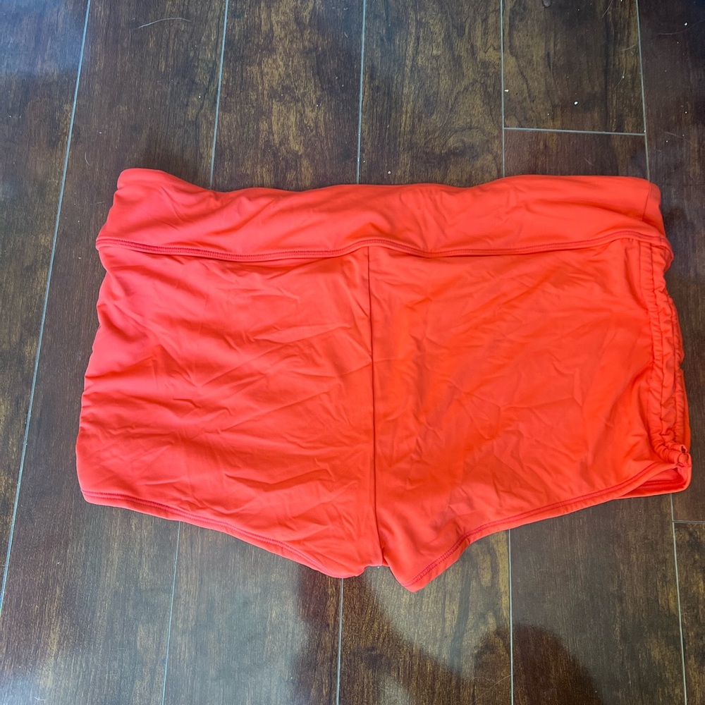 Athleta sand sprint shorts vermillion XL orange red